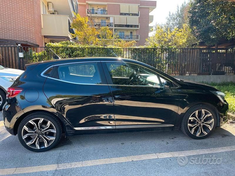 Usata Renault Clio V 90 CV (66 kW) 2021 Nero Berlina