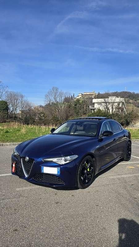 Usata Alfa Romeo Giulia Business 179 CV (131 kW) 2017 Blu/azzurro Berlina