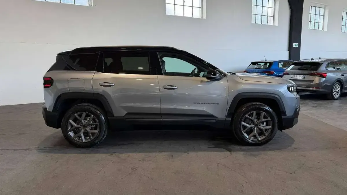 Nuova Jeep Compass 145 CV (106 kW) 2026 Grigio SUV