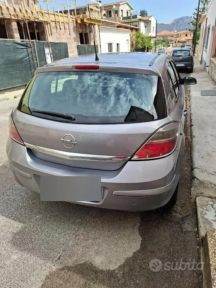 Usata Opel Astra 90 CV (66 kW) 2008 Grigio Berlina