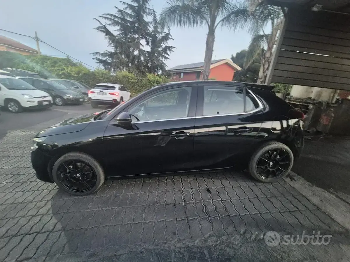 Usata Opel Corsa GS Line 102 CV (75 kW) 2020 Nero Utilitaria