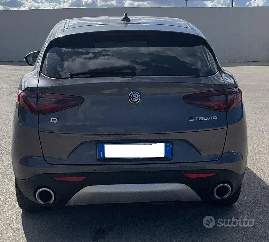 Usata Alfa Romeo Stelvio Executive 190 CV (139 kW) 2019 Grigio SUV