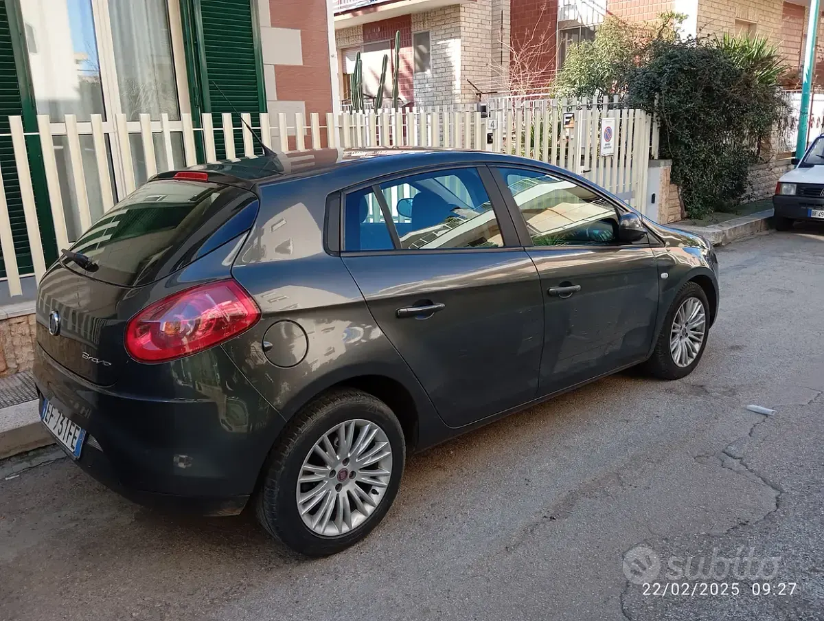 Usata Fiat Bravo Emotion 120 CV (88 kW) 2011 Grigio Utilitaria