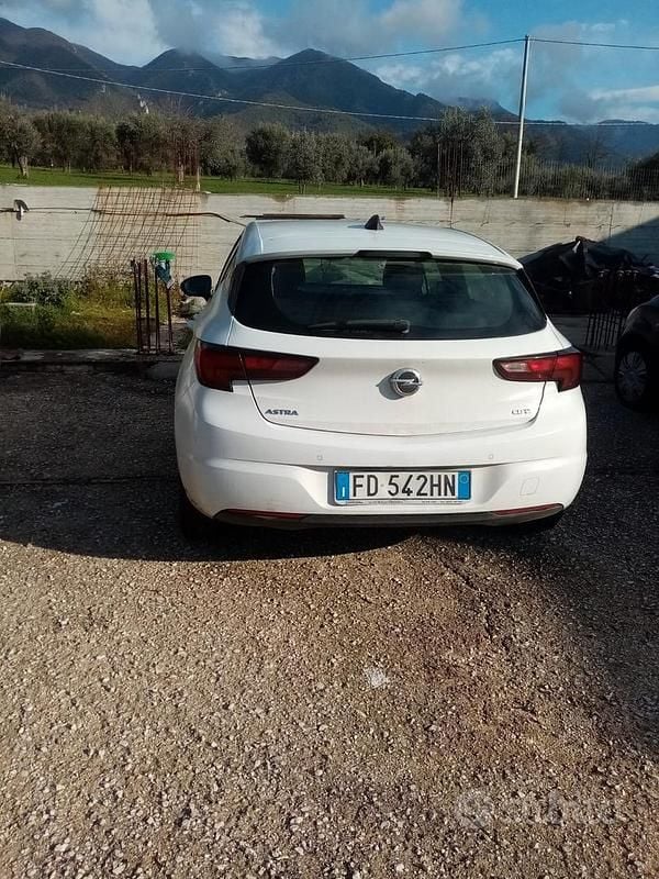 Usata Opel Astra 2016 Bianco Berlina