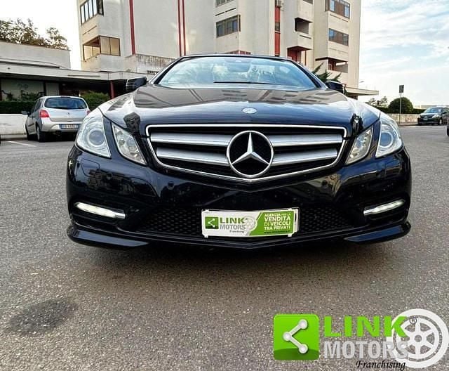 Usata Mercedes E500 Elegance 408 CV (300 kW) 2012 Nero Cabrio