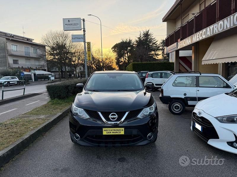 Usata Nissan Qashqai Acenta 110 CV (80 kW) 2016 Nero SUV