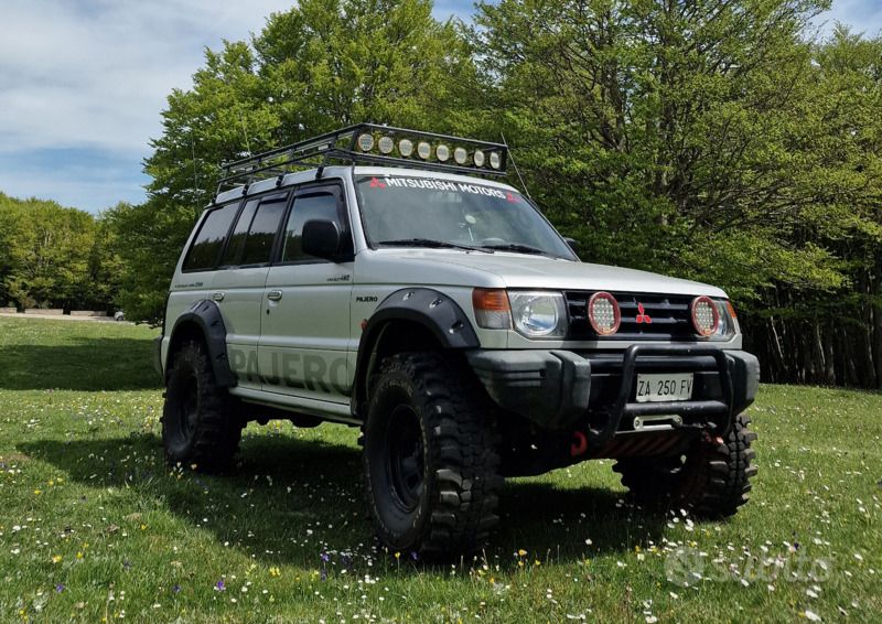Usata Mitsubishi Pajero 100 CV (73 kW) 1998 Grigio SUV