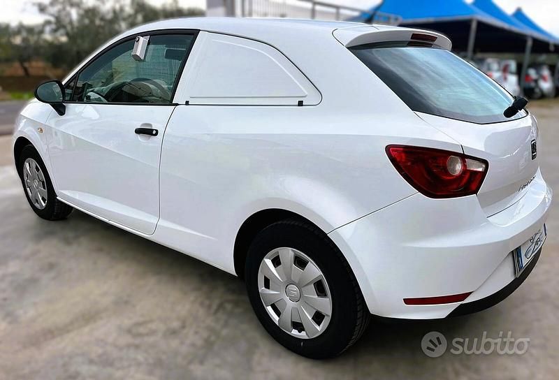 Usata Seat Ibiza 75 CV (55 kW) 2016 Bianco Furgone