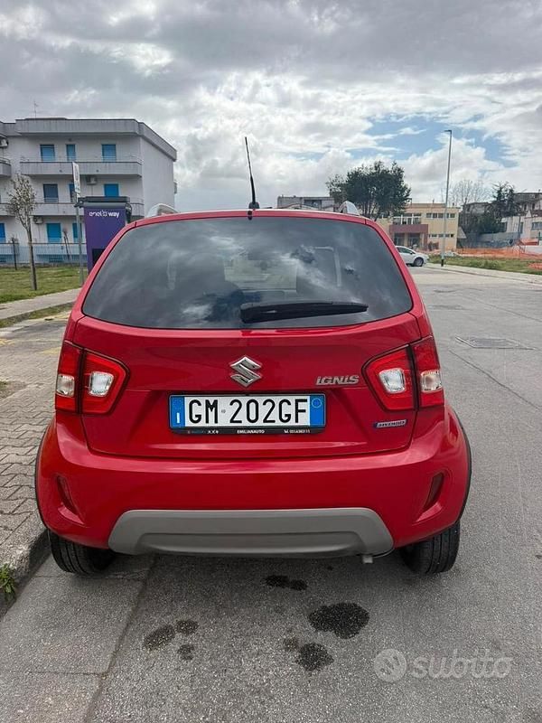 Usata Suzuki Ignis 83 CV (61 kW) 2023 Rosso SUV