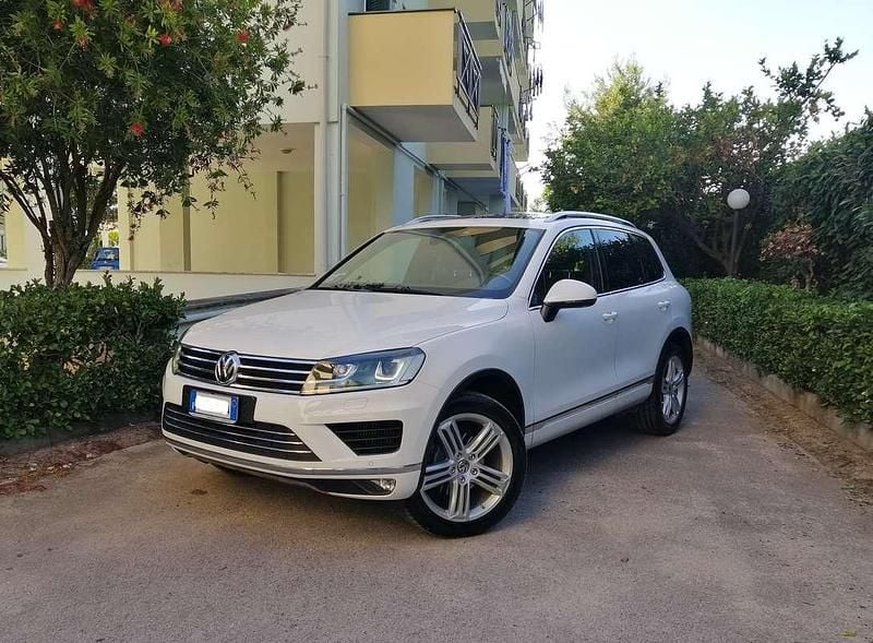 Usata VW Touareg Executive 204 CV (150 kW) 2015 Bianco SUV