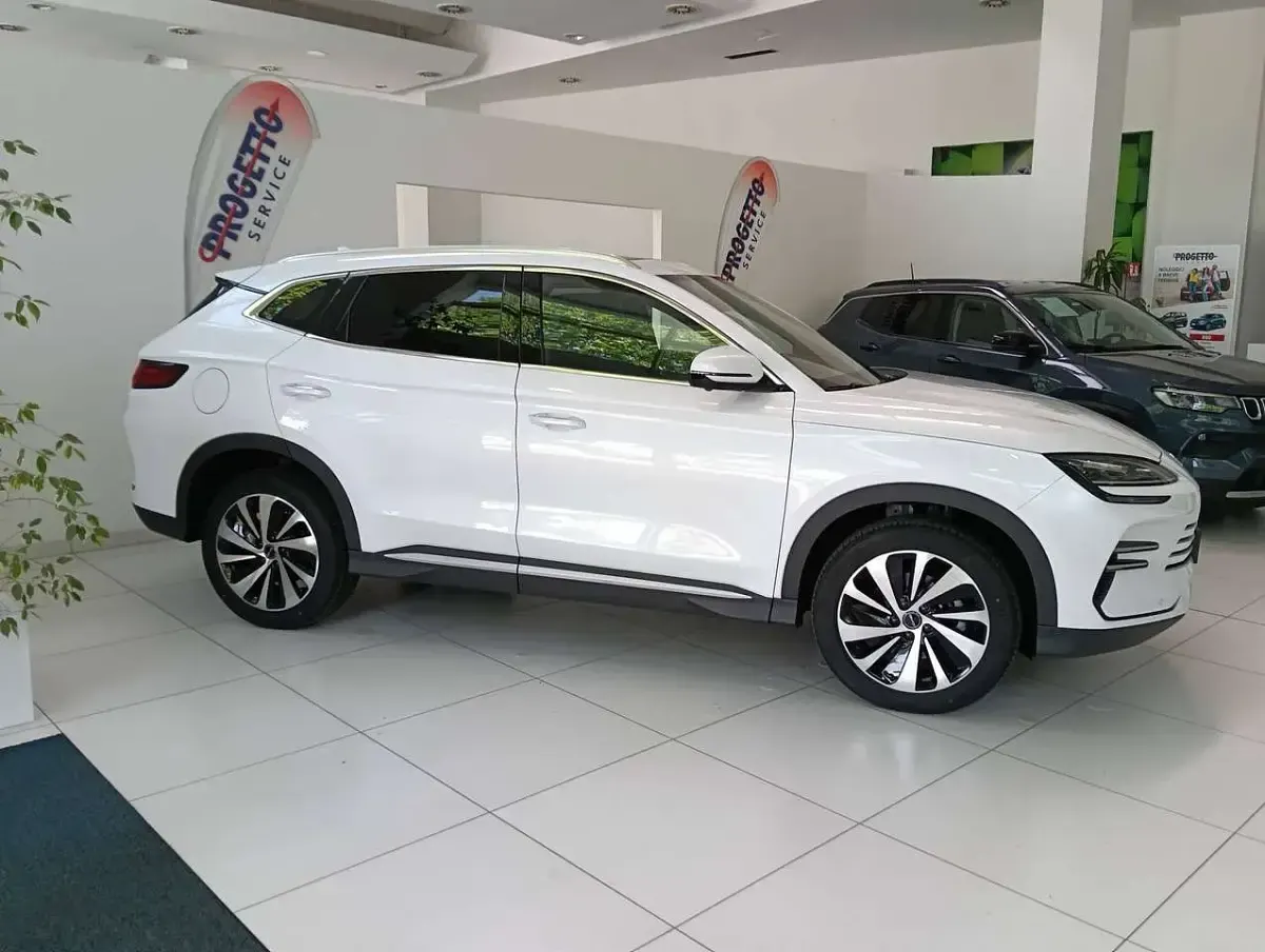 Nuova BYD Seal U Comfort 98 CV (72 kW) 2025 Snow white SUV