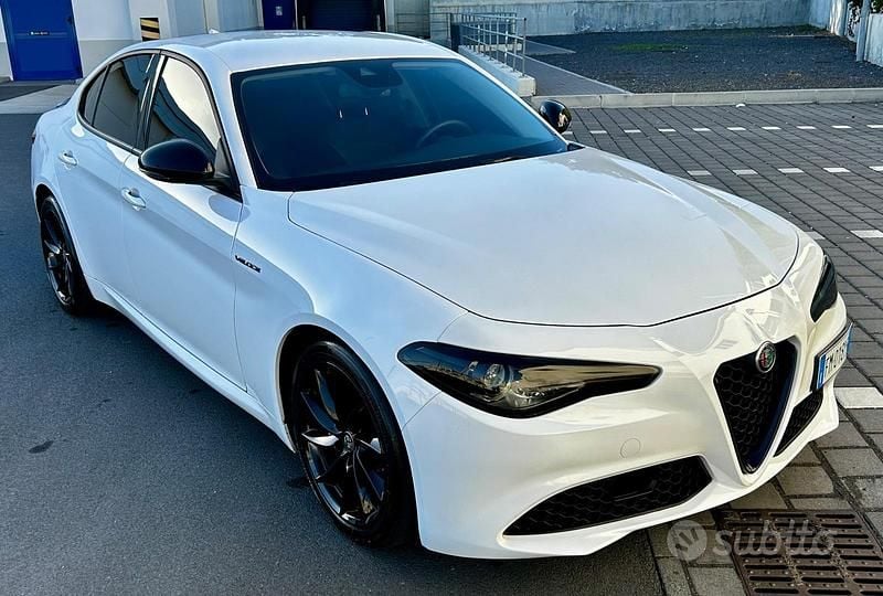 Bianco Usata 2018 Alfa Romeo Giulia Veloce Tre volumi | 21.900 € (Ottimo prezzo) - Immagine 1/4