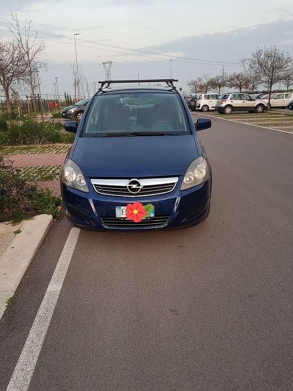 Usata Opel Zafira Comfort 97 CV (71 kW) 2003 Monovolume