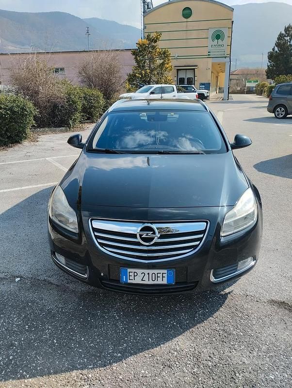 Usata Opel Insignia 160 CV (117 kW) 2012 Nero Station wagon