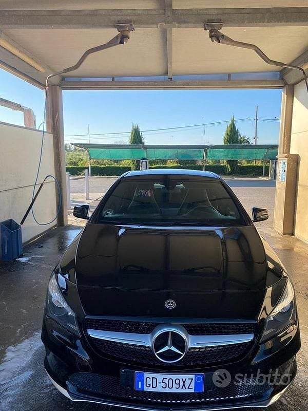 Usata Mercedes CLA200 136 CV (100 kW) 2017 Nero Berlina