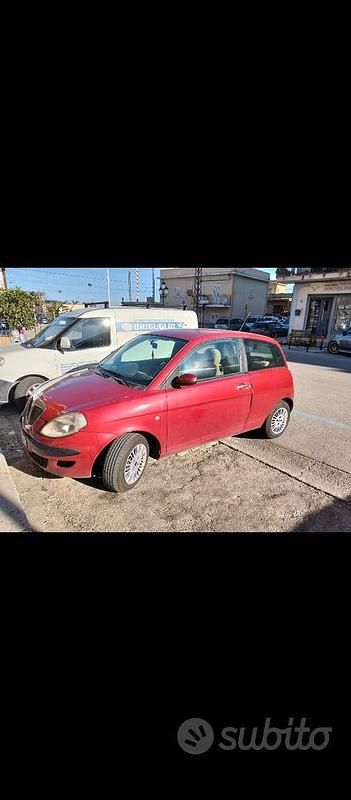 Usata Lancia Ypsilon 60 CV (44 kW) 2004 Rosso Utilitaria