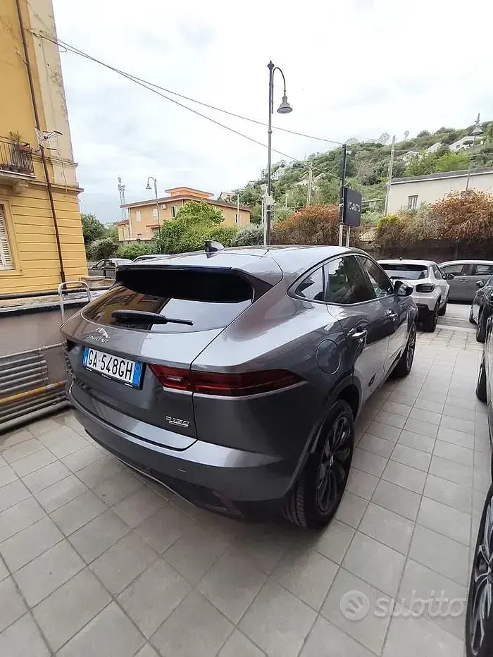 Usata Jaguar E-Pace Chequered Flag 150 CV (110 kW) 2019 Grigio SUV