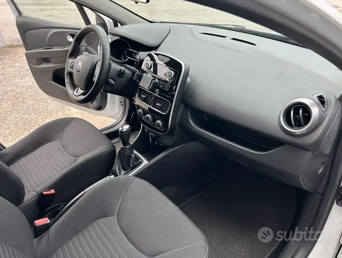 Usata Renault Clio IV Collection 75 CV (55 kW) 2018 Bianco Berlina