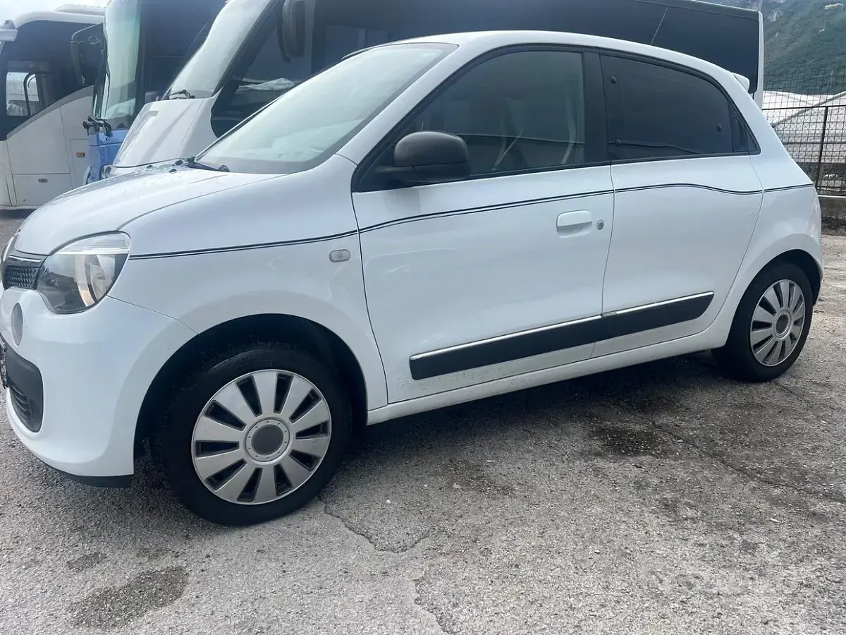Usata Renault Twingo LIMITED 90 CV (66 kW) 2016 Utilitaria