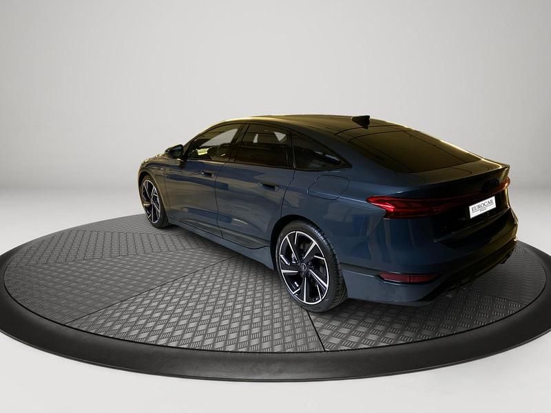 Nuova Audi e-tron Sportback S-Line 230 kW (313 CV) 2025 Blu plasma metallizzato SUV
