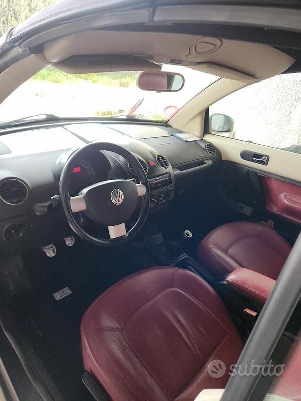 Usata VW New Beetle 105 CV (77 kW) 2006 Utilitaria