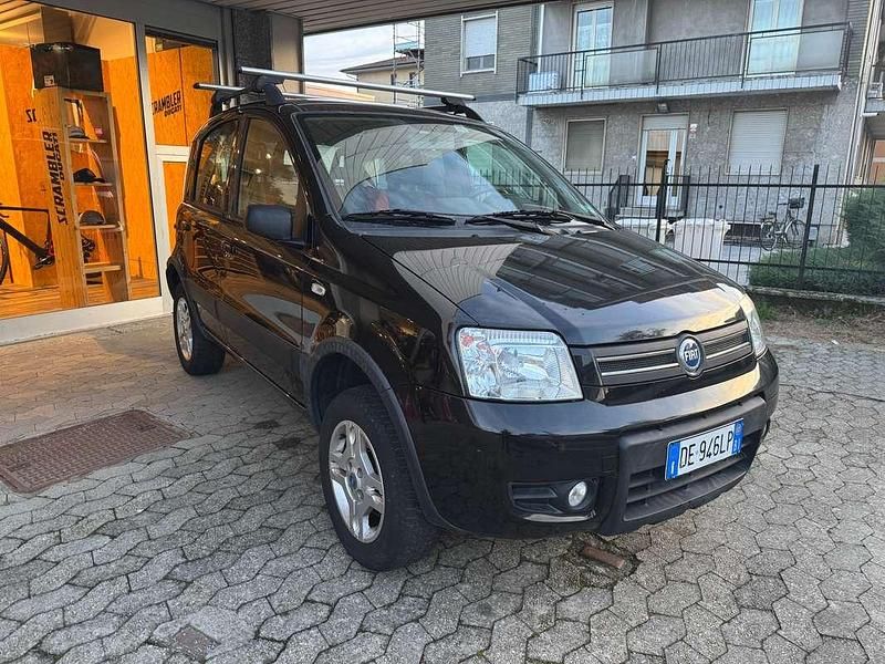 Usata Fiat Panda 4x4 69 CV (50 kW) 2007 Nero Utilitaria