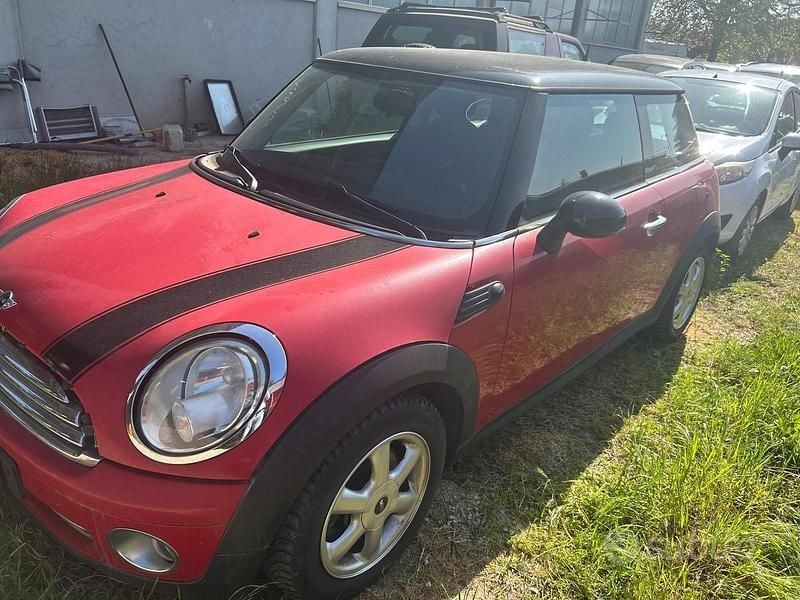 Begagnad Mini ONE Chili 95 HK (69 kW) 2008 Röd Halvkombi