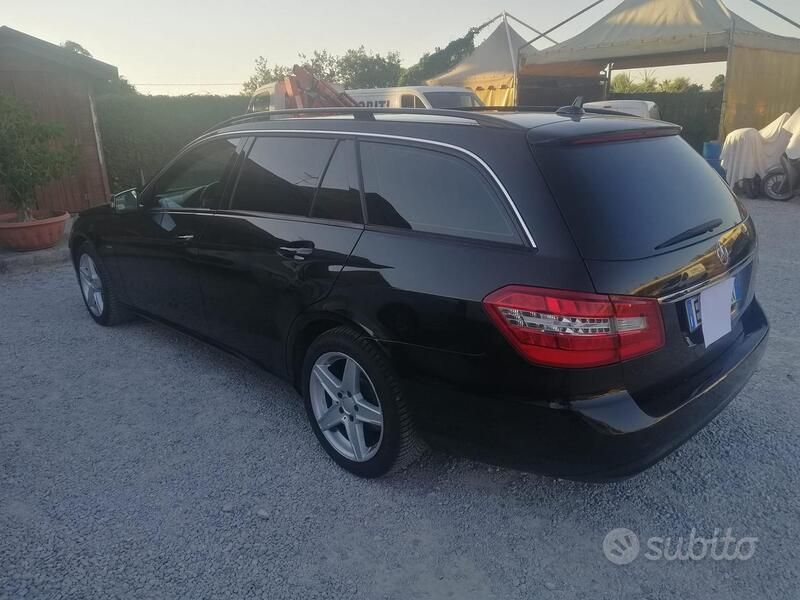 Usata Mercedes E220 Avantgarde 170 CV (125 kW) 2012 Nero Station wagon