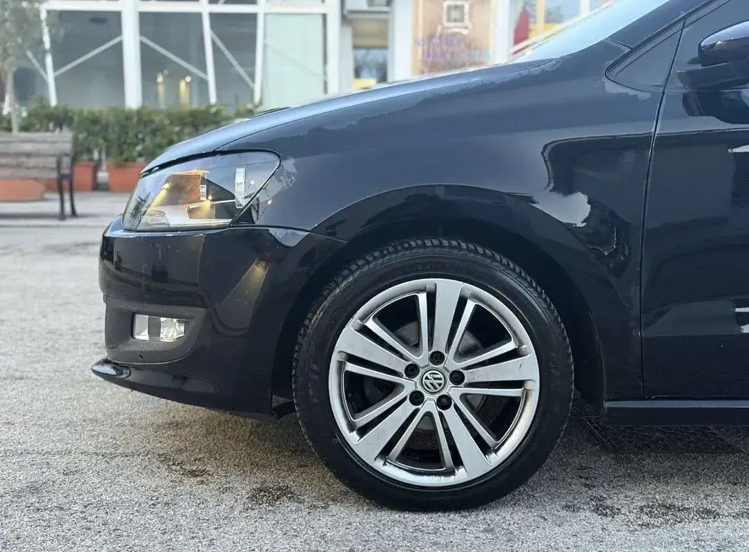 Usata VW Polo Trendline 75 CV (55 kW) 2012 Nero Utilitaria