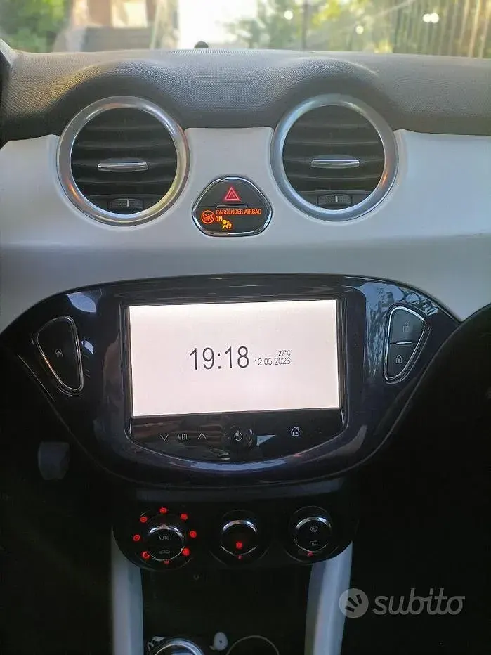 Usata Opel Adam 101 CV (74 kW) 2013 Nero Utilitaria