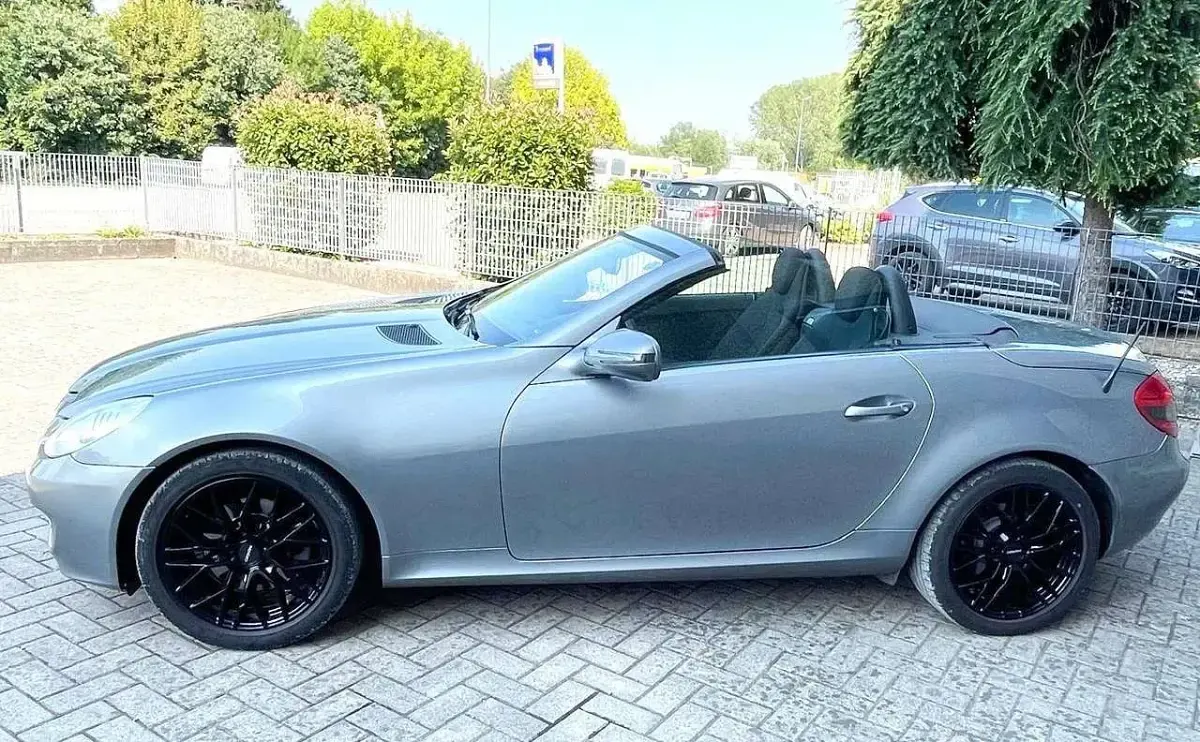 Usata Mercedes SLK200 184 CV (135 kW) 2009 Argento Cabrio