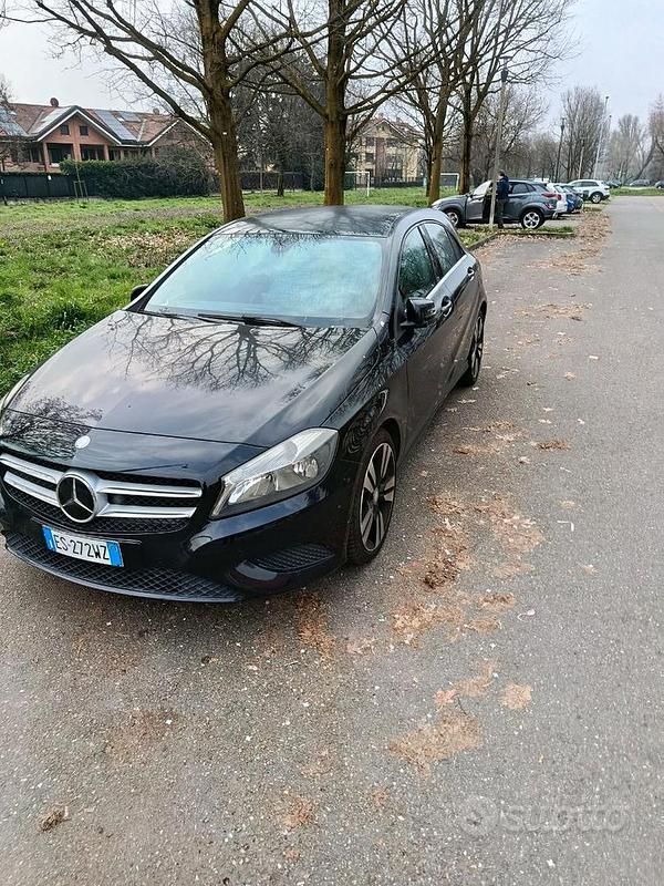 Usata Mercedes A180 Premium 122 CV (89 kW) 2013 Nero Berlina