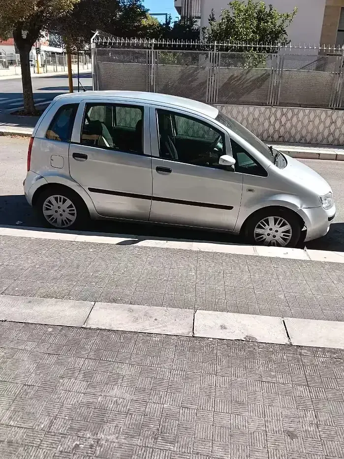 Usata Fiat Idea 69 CV (50 kW) 2006 Grigio Monovolume