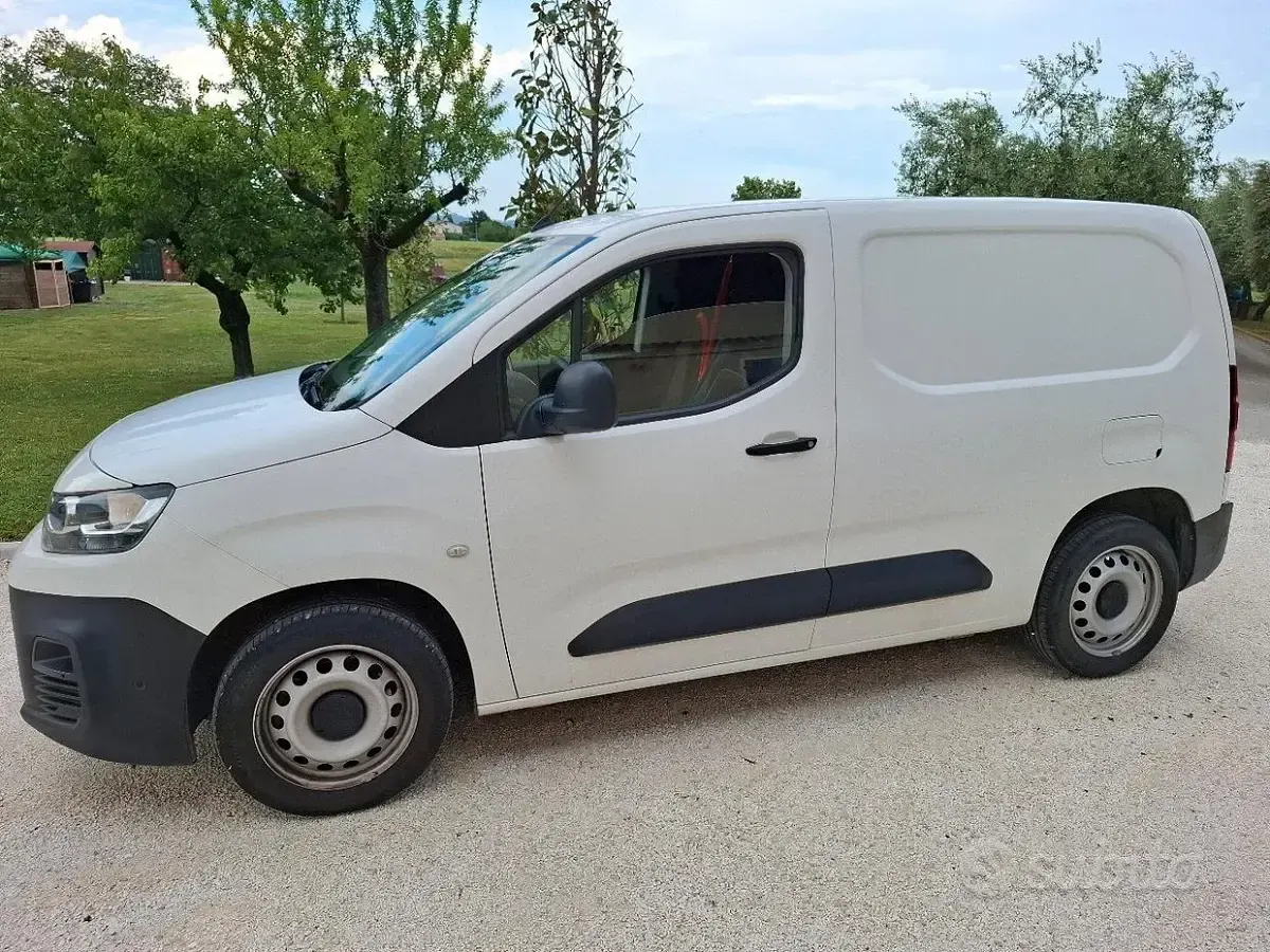Usata Citroën Berlingo 130 CV (95 kW) 2020 Bianco Monovolume