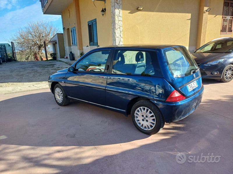 Usata 2002 Lancia Ypsilon Due volumi | 3500 € (Buon prezzo) - Immagine 1/4