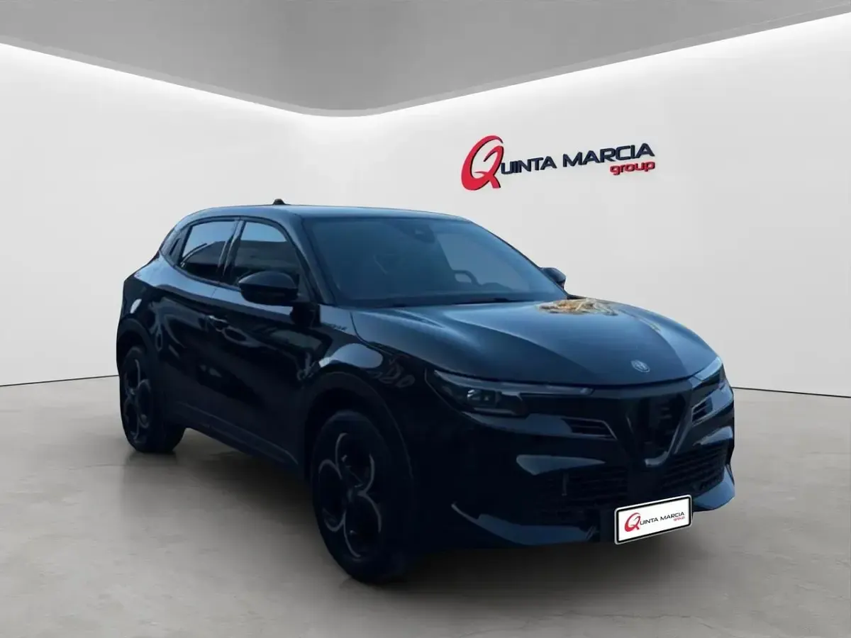 Nuova Alfa Romeo GT Junior Edizione Speciale 135 CV (99 kW) 2026 Nero SUV