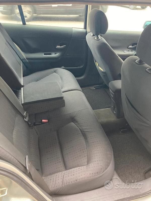 Usata Renault Laguna II Initiale 120 CV (88 kW) 2004 Grigio Station wagon