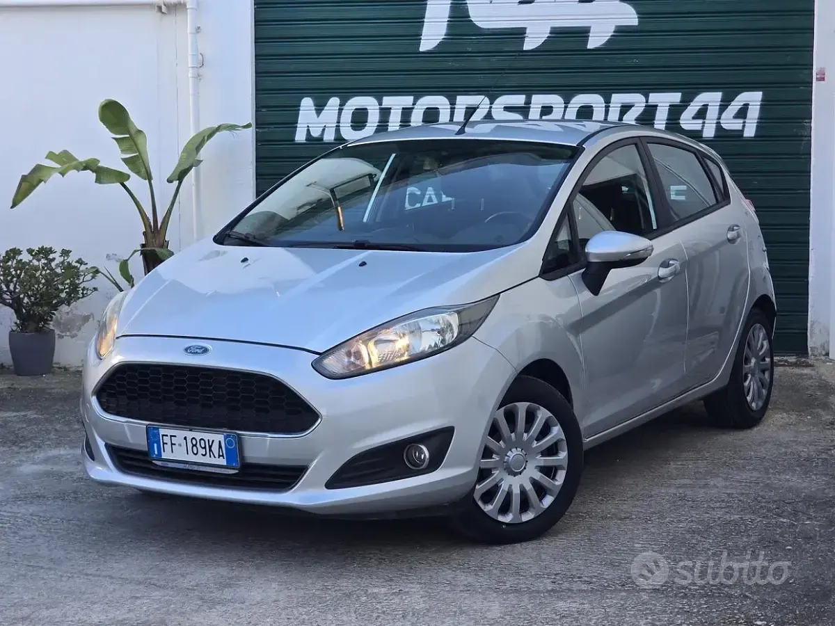 Gebraucht Ford Fiesta 75 PS (55 kW) 2016 Grau Kleinwagen