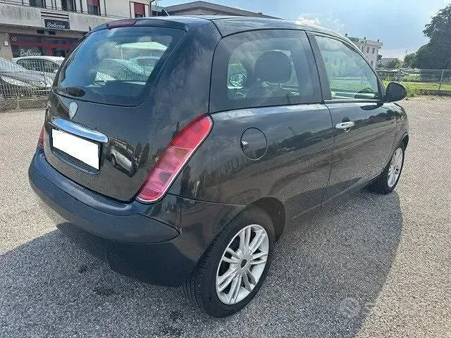 Usata Lancia Ypsilon 60 CV (44 kW) 2005 Nero Utilitaria