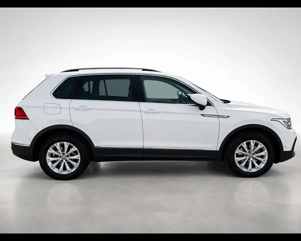 Usata VW Tiguan Life 150 CV (110 kW) 2023 Bianco SUV