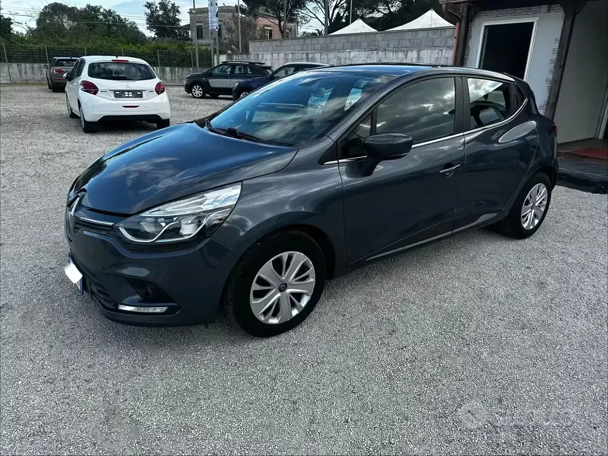Usata Renault Clio IV 90 CV (66 kW) 2017 Grigio Berlina