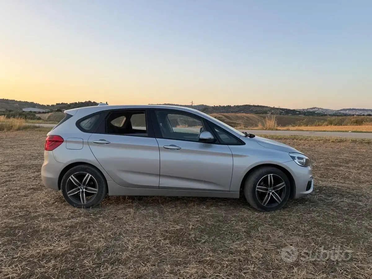 Usata BMW 218 Active Tourer Advantage 150 CV (110 kW) 2014 Giallo Monovolume