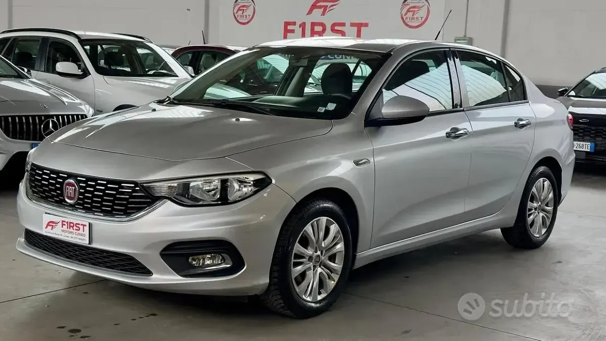 Usata Fiat Tipo Lounge 95 CV (69 kW) 2016 Grigio Berlina