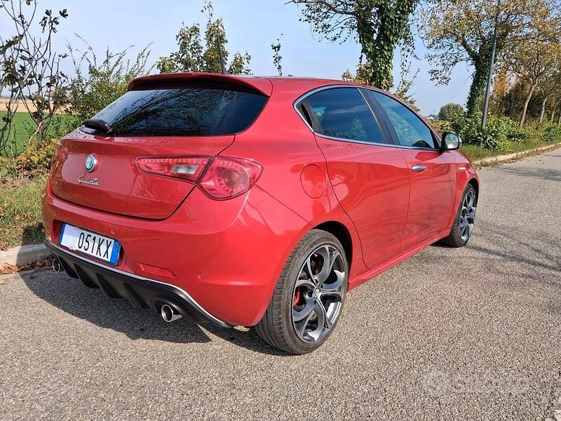 Usata Alfa Romeo Giulietta Exclusive 150 CV (110 kW) 2014 Rosso Utilitaria