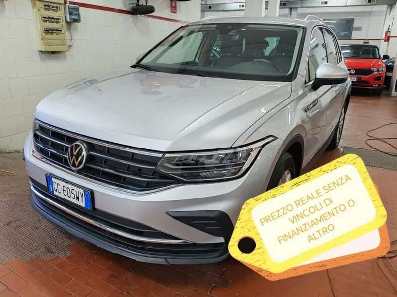 Argento metallizzato Usata 2020 VW Tiguan Life SUV | 22.950 € (Ottimo prezzo) - Immagine 1/4