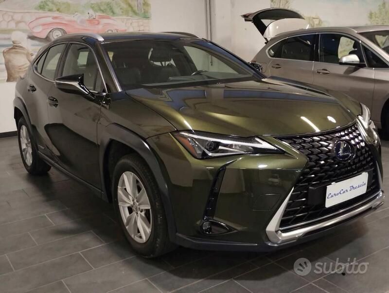 Usata Lexus UX 250h Business Edition 184 CV (135 kW) 2021 Lilla SUV