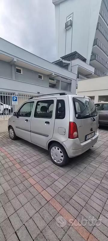 Usata Opel Agila Comfort 75 CV (55 kW) 2002 Grigio Monovolume