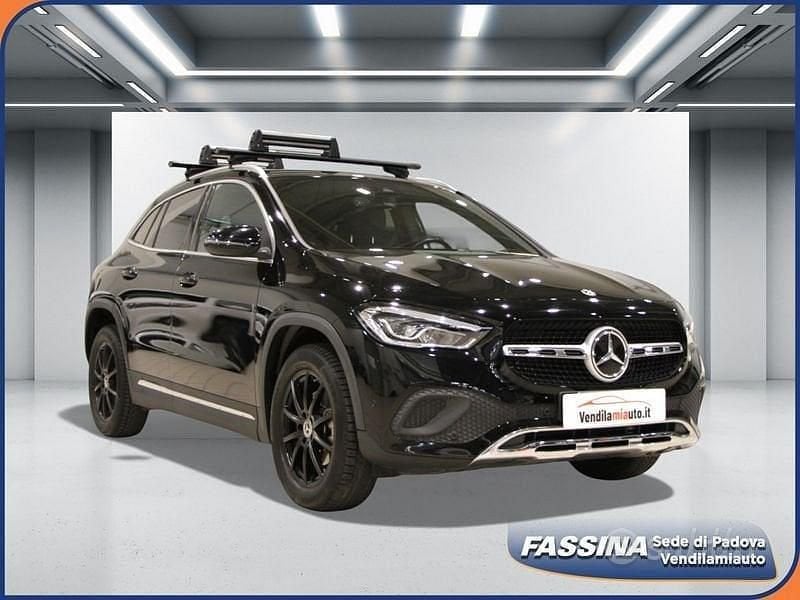 Usata Mercedes GLA180 116 CV (85 kW) 2022 Nero SUV