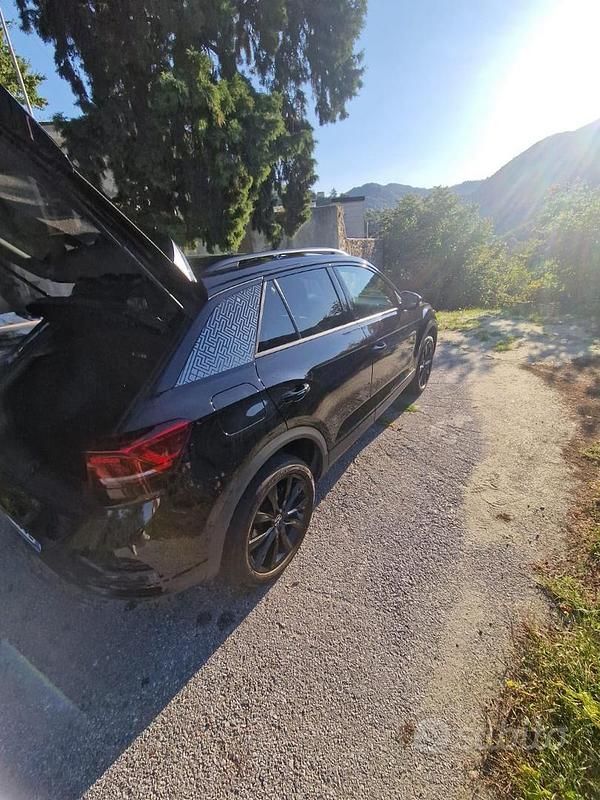Usata VW T-Roc Advance 150 CV (110 kW) 2021 Nero SUV