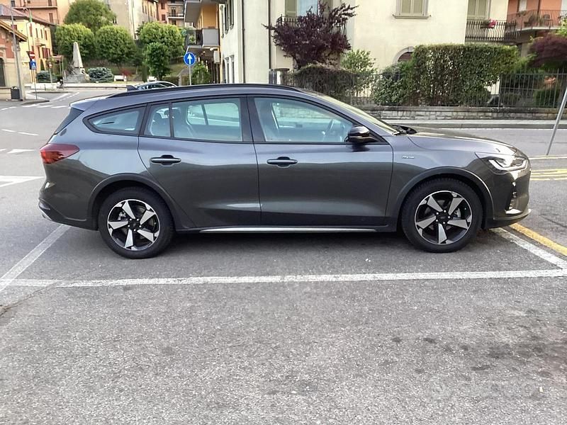 Usata Ford Focus 120 CV (88 kW) 2023 Grigio Station wagon